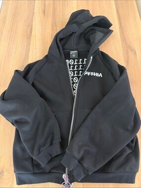 Pythia Black Full-Zip Hoodie Jacket with Graphic Detail 0111000